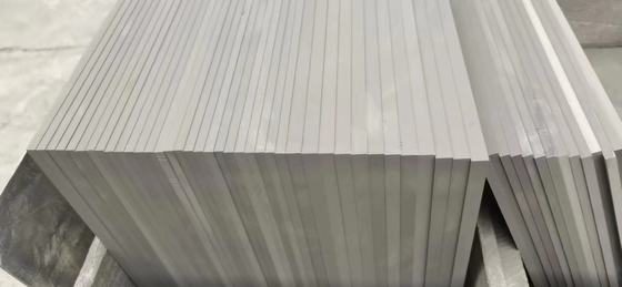 Formação de forma isostática de prensagem de placa de grafite moldeada para grafite de carbono de alta pureza