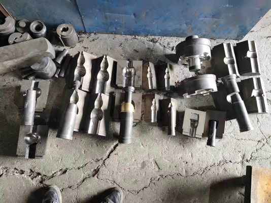 Peças de parafusos de tamanho personalizado M3 M4 M5 Macho Peça de parafusos feminina para ferramenta de forja de metal pneumática