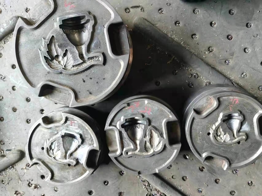 Peças de parafusos de tamanho personalizado M3 M4 M5 Macho Peça de parafusos feminina para ferramenta de forja de metal pneumática