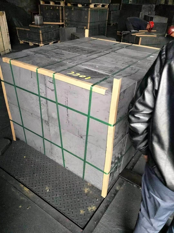 Grafite moldeada de qualidade industrial para EDM Tamanho do grão 8-10 microns Densidade 1,91 g/cm3