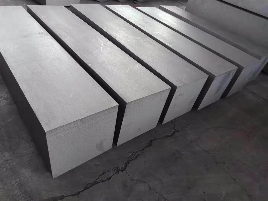Grafite isostático de alta densidade para EDM 99%Carbono 510*410*250 1,85g/cm3 2100*600*510